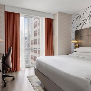 Camera con letto king size